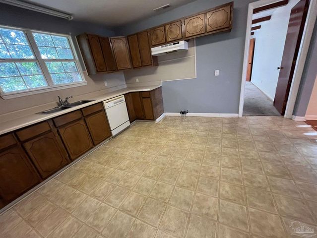 7987 Hendrix Ave, Pensacola, FL 32514