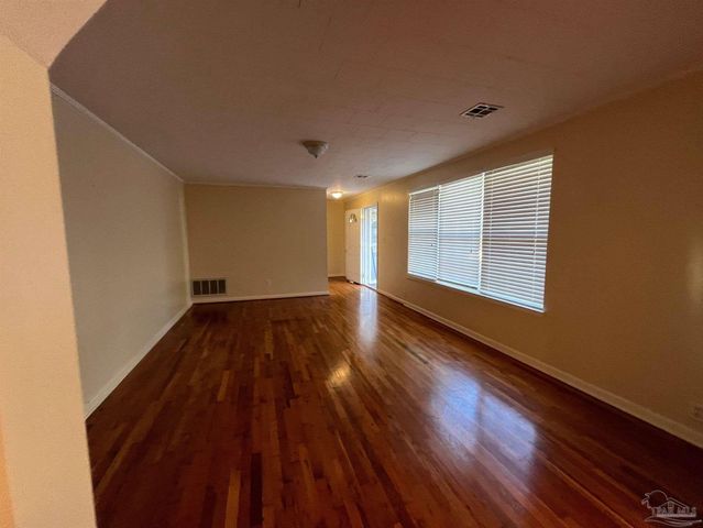 7987 Hendrix Ave, Pensacola, FL 32514