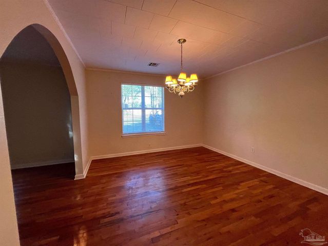 7987 Hendrix Ave, Pensacola, FL 32514