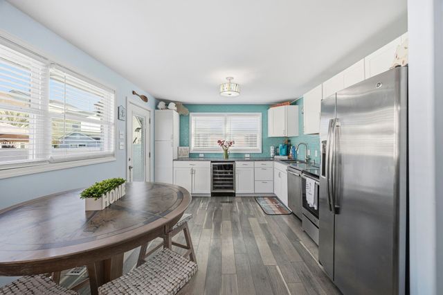 608 6th Ave. S, North Myrtle Beach, SC 29582