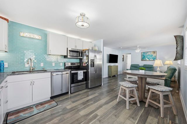 608 6th Ave. S, North Myrtle Beach, SC 29582