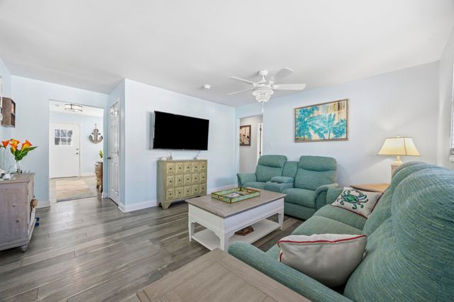 608 6th Ave. S, North Myrtle Beach, SC 29582