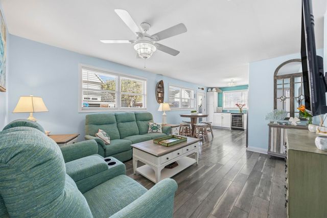 608 6th Ave. S, North Myrtle Beach, SC 29582