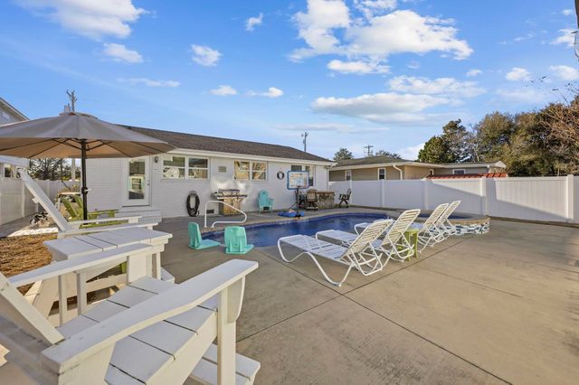 608 6th Ave. S, North Myrtle Beach, SC 29582