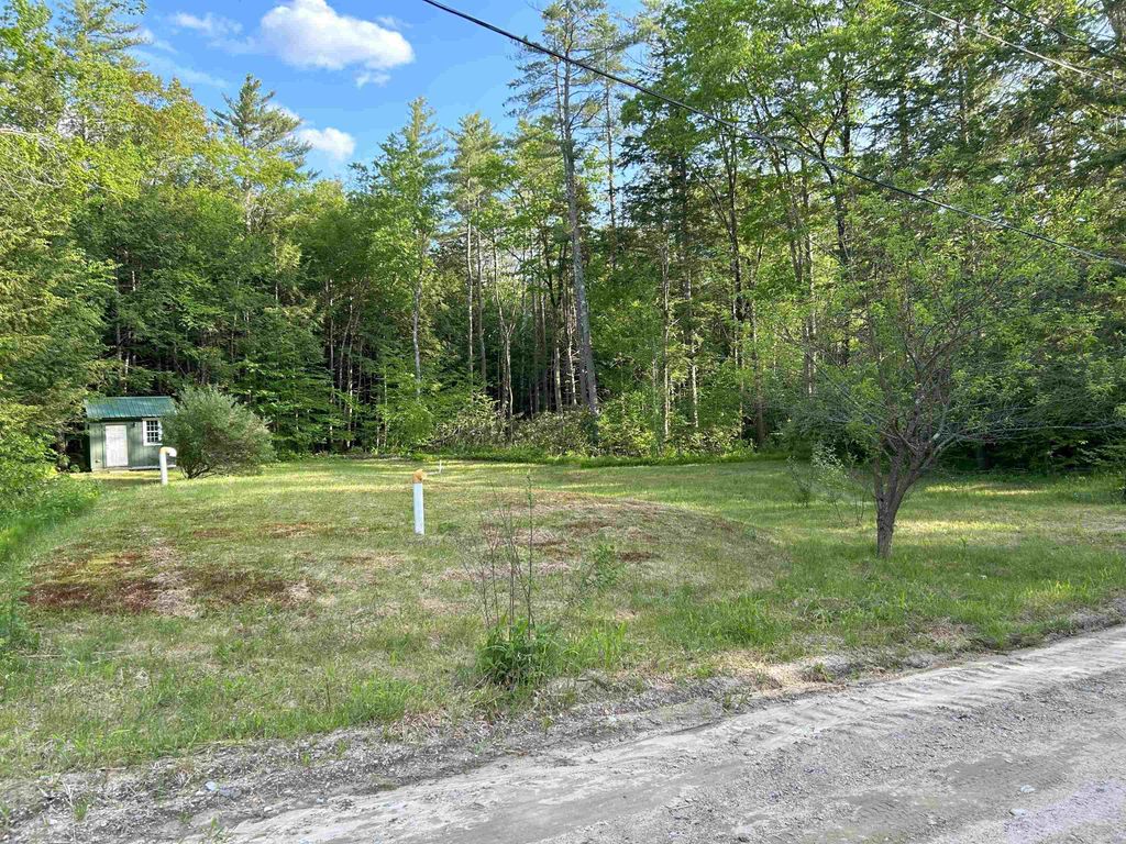 9 Hillside Street, Hillsborough, NH 03244
