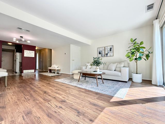 620 Watersedge Drive, Ann Arbor, MI 48105