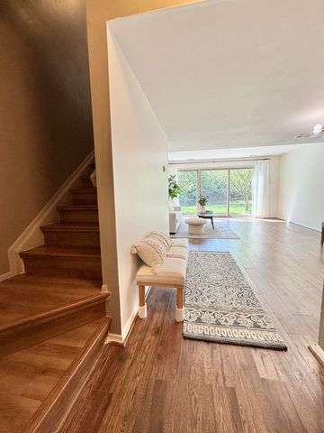 620 Watersedge Drive, Ann Arbor, MI 48105