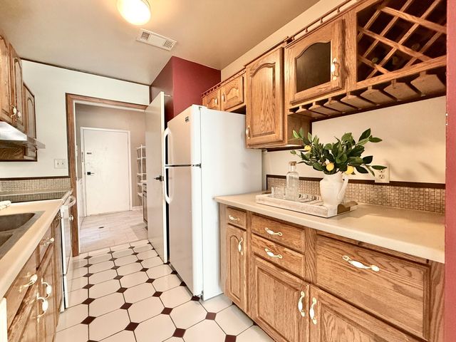 620 Watersedge Drive, Ann Arbor, MI 48105