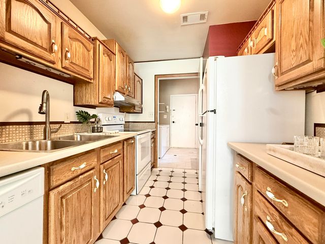 620 Watersedge Drive, Ann Arbor, MI 48105