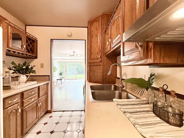 620 Watersedge Drive, Ann Arbor, MI 48105