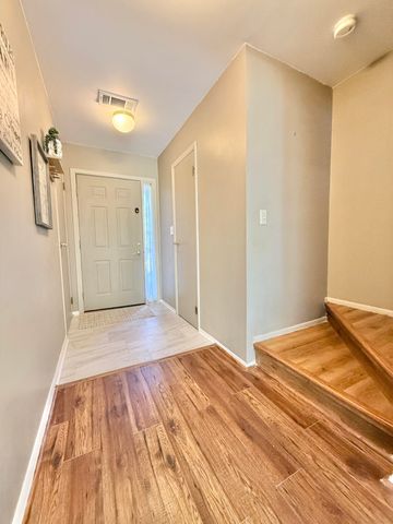 620 Watersedge Drive, Ann Arbor, MI 48105