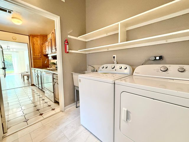 620 Watersedge Drive, Ann Arbor, MI 48105