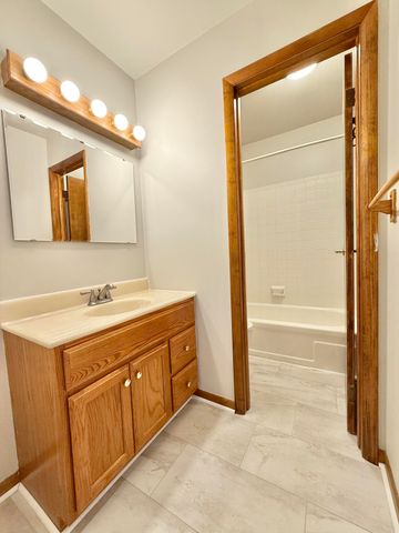 620 Watersedge Drive, Ann Arbor, MI 48105
