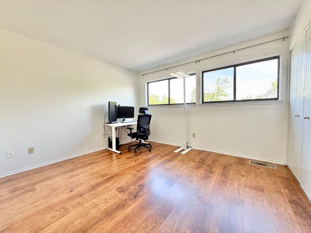 620 Watersedge Drive, Ann Arbor, MI 48105