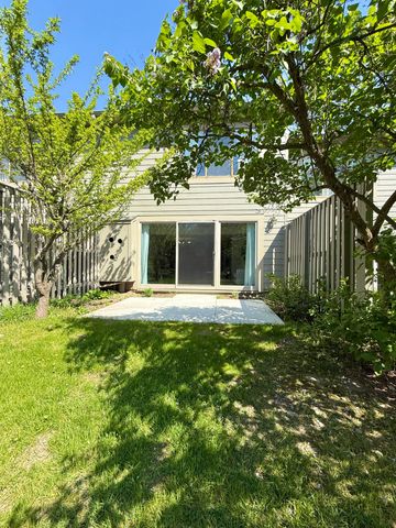 620 Watersedge Drive, Ann Arbor, MI 48105