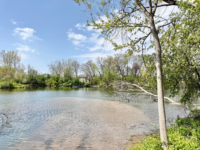 620 Watersedge Drive, Ann Arbor, MI 48105