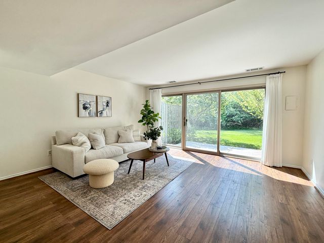 620 Watersedge Drive, Ann Arbor, MI 48105