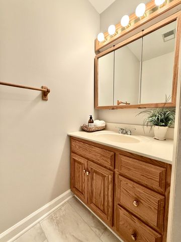 620 Watersedge Drive, Ann Arbor, MI 48105
