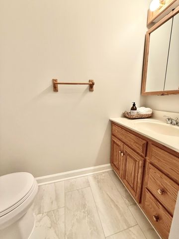 620 Watersedge Drive, Ann Arbor, MI 48105
