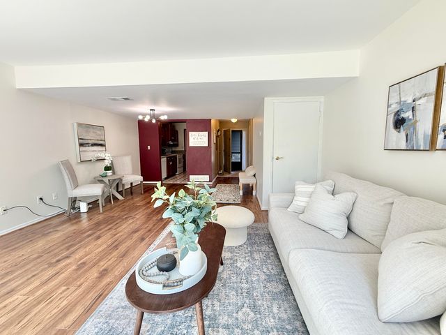620 Watersedge Drive, Ann Arbor, MI 48105