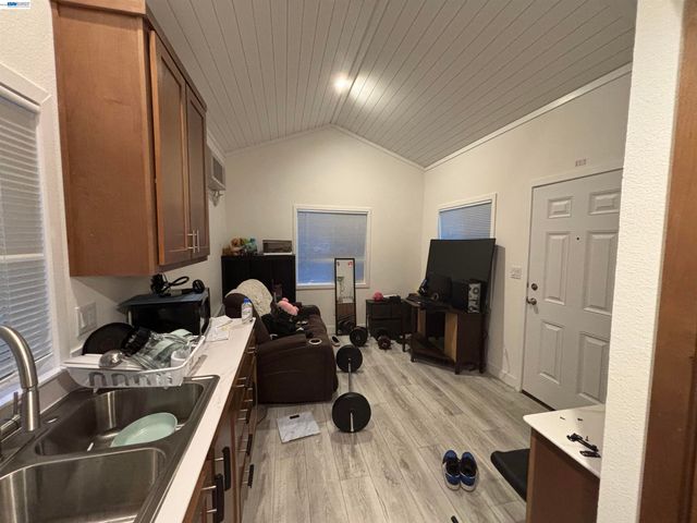 5878 Garlic Farm Dr 82, Gilroy, CA 95020