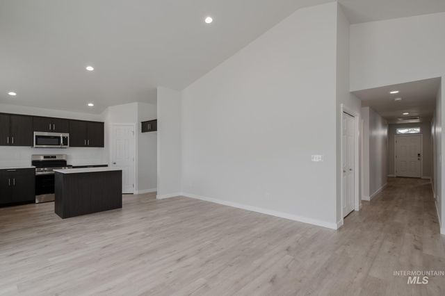 299 N Meadowsweet Ave, Kuna, ID 83634