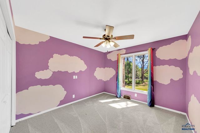 125 S BERRY PINE RD, Rapid City, SD 57702