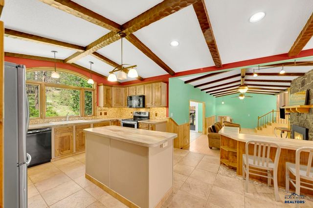 125 S BERRY PINE RD, Rapid City, SD 57702