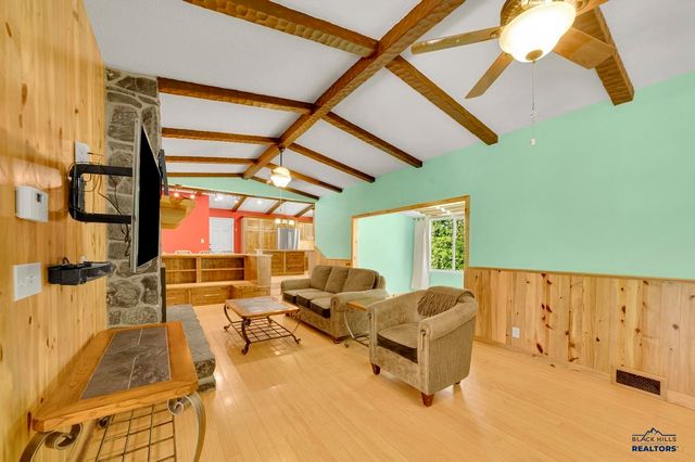 125 S BERRY PINE RD, Rapid City, SD 57702