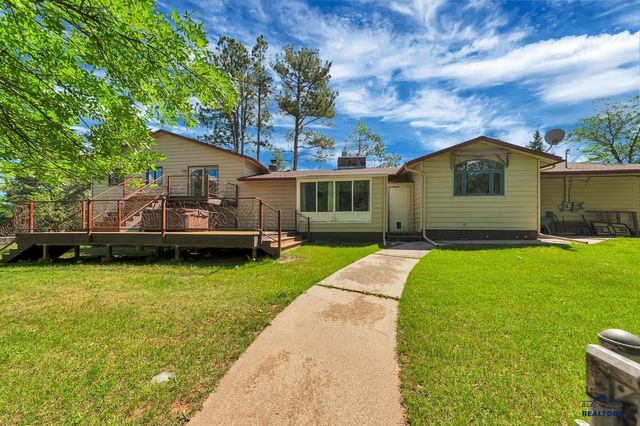 125 S BERRY PINE RD, Rapid City, SD 57702