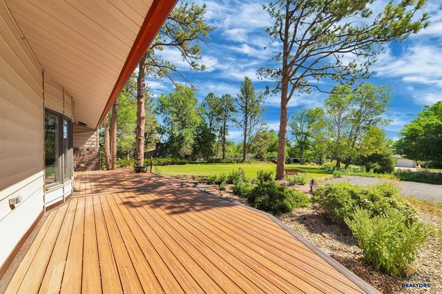 125 S BERRY PINE RD, Rapid City, SD 57702