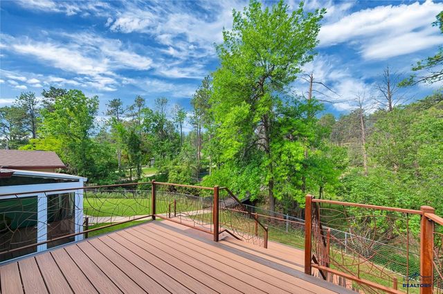 125 S BERRY PINE RD, Rapid City, SD 57702