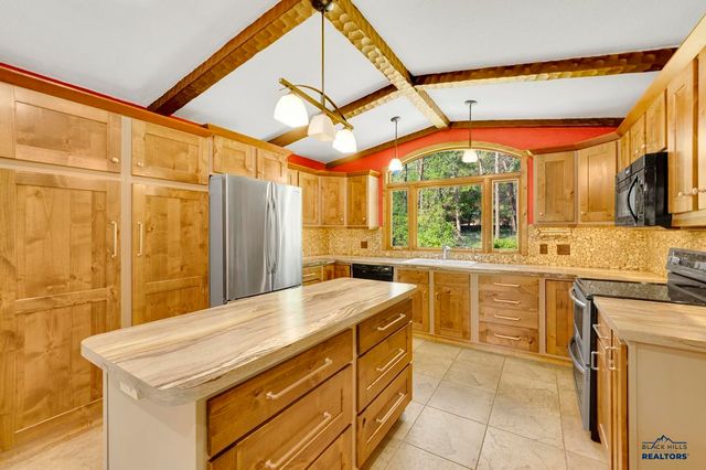 125 S BERRY PINE RD, Rapid City, SD 57702