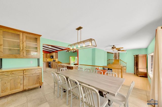 125 S BERRY PINE RD, Rapid City, SD 57702