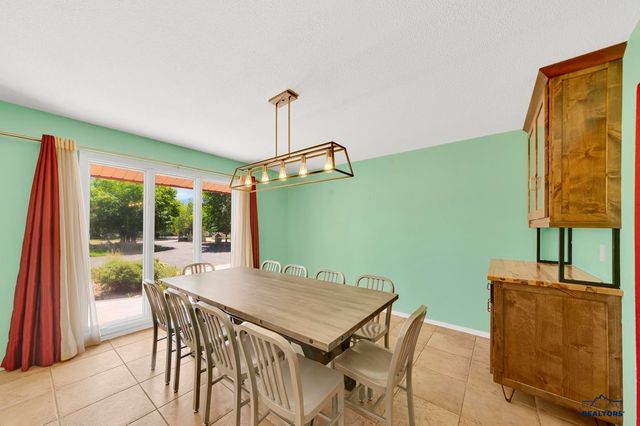 125 S BERRY PINE RD, Rapid City, SD 57702