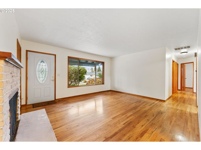 16600 Sw FLORENCE St, Beaverton, OR 97078