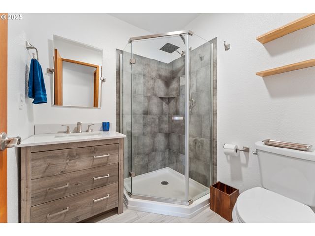 16600 Sw FLORENCE St, Beaverton, OR 97078