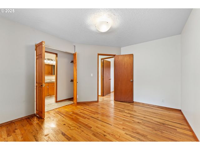 16600 Sw FLORENCE St, Beaverton, OR 97078