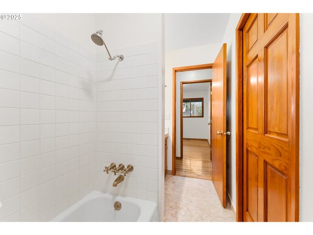 16600 Sw FLORENCE St, Beaverton, OR 97078