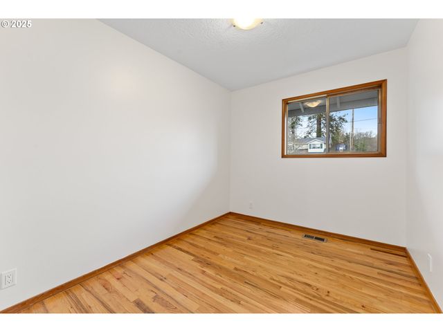 16600 Sw FLORENCE St, Beaverton, OR 97078