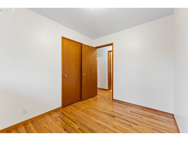 16600 Sw FLORENCE St, Beaverton, OR 97078