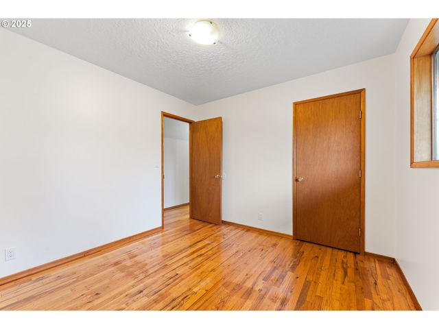 16600 Sw FLORENCE St, Beaverton, OR 97078