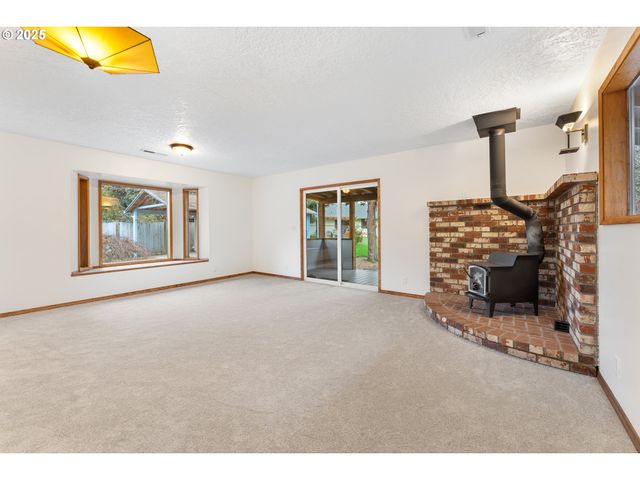 16600 Sw FLORENCE St, Beaverton, OR 97078