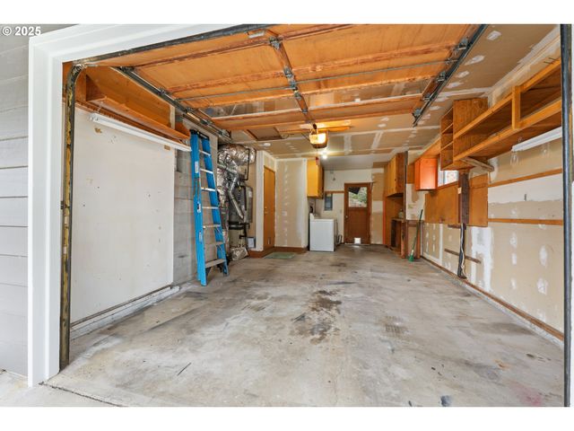 16600 Sw FLORENCE St, Beaverton, OR 97078