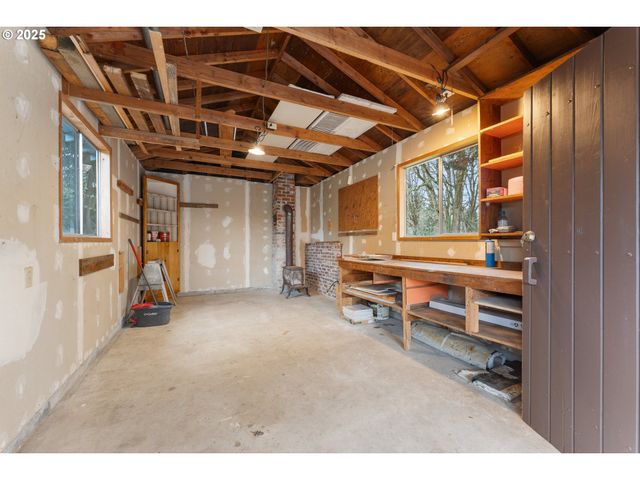 16600 Sw FLORENCE St, Beaverton, OR 97078