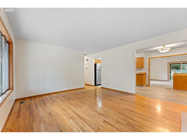 16600 Sw FLORENCE St, Beaverton, OR 97078