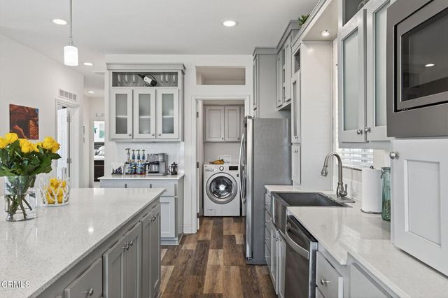 445 Gaviota Place 124, Oxnard, CA 93033