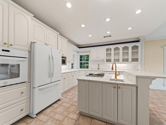 57 Toledo Drive, Hot Springs Village, AR 71909