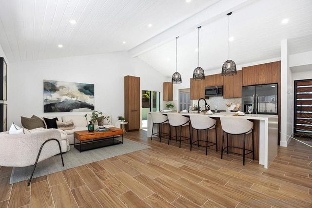 948 Emma, Cardiff By The Sea, CA 92007