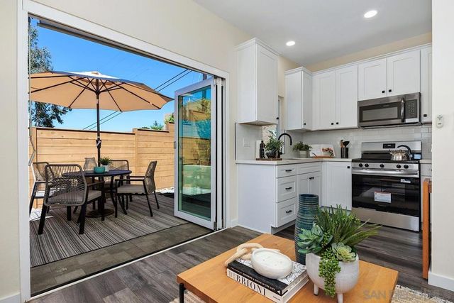 948 Emma, Cardiff By The Sea, CA 92007